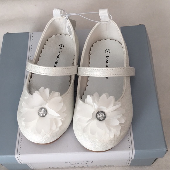 baby girl white shoes size 3